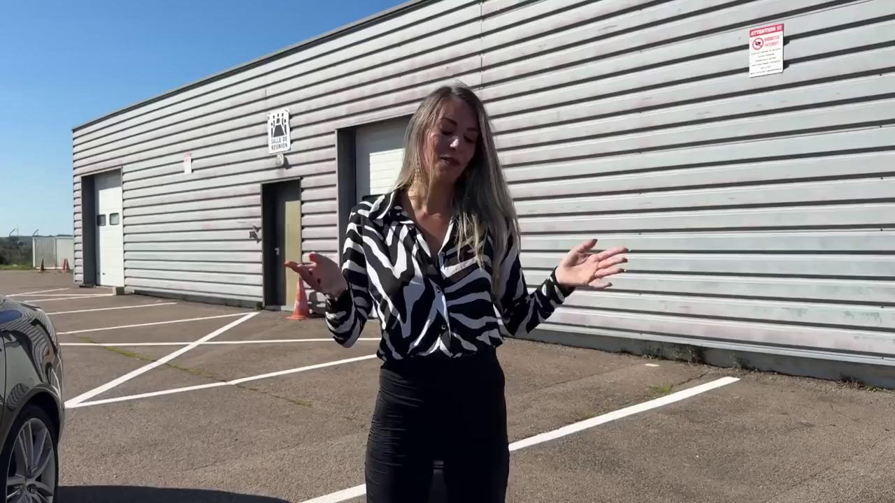 JacquieEtMichelTV Polly 28