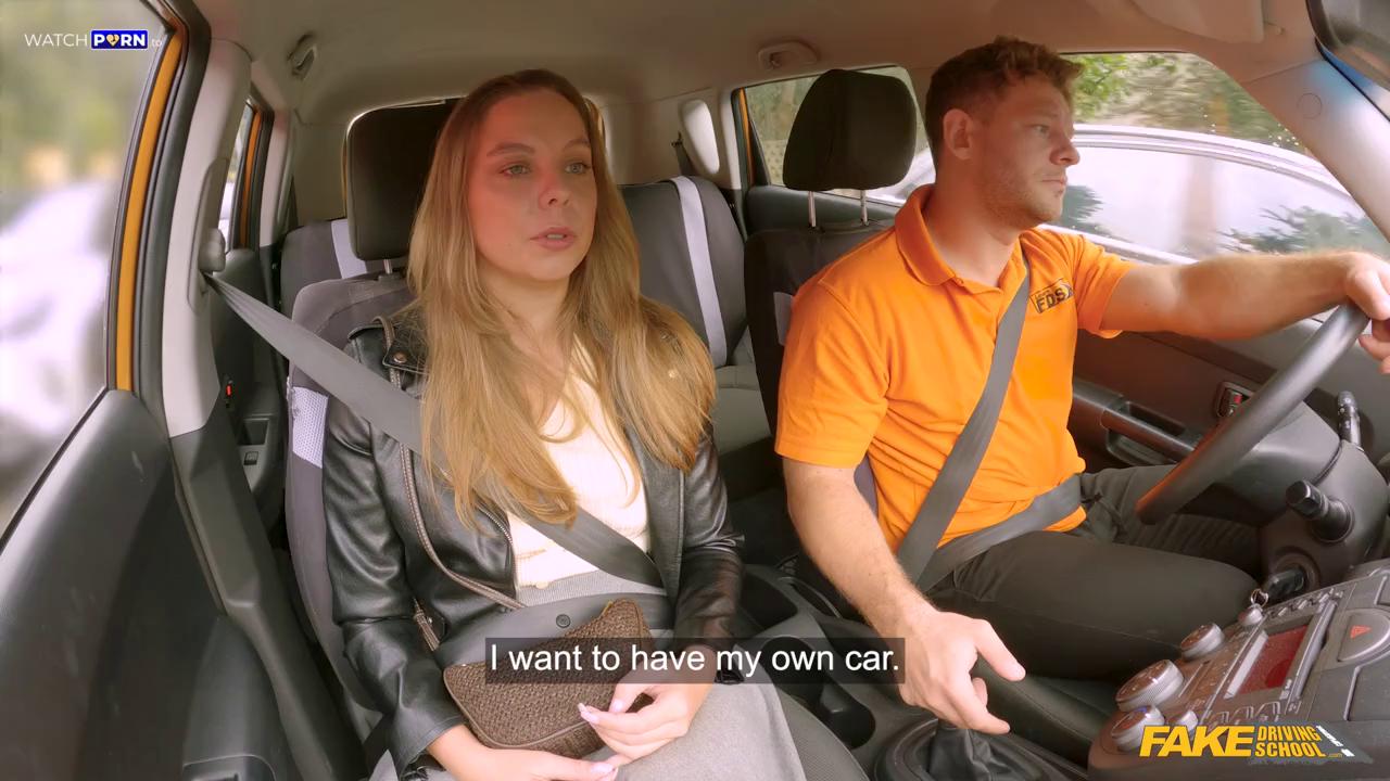 Julia Parker – She can really handle a stick